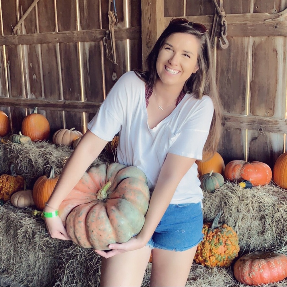 Meet your Posher, Katelyn